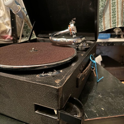 HMV gramophone used, antique La Voix de Son Maitre