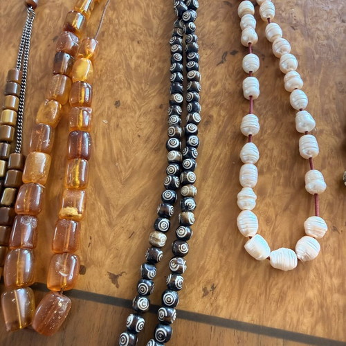 Vintage collection of 17 komboloi with natural amber and 925 silver