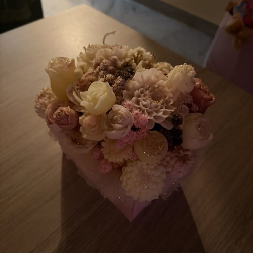 Decorative candles new with pleasant scent in various sizes