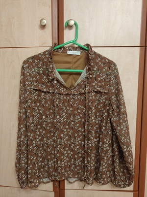 New Collection Printed Shirt brown floral, like new
