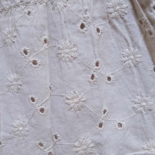 Girls' skirt like new, summer with cutout flower design beige