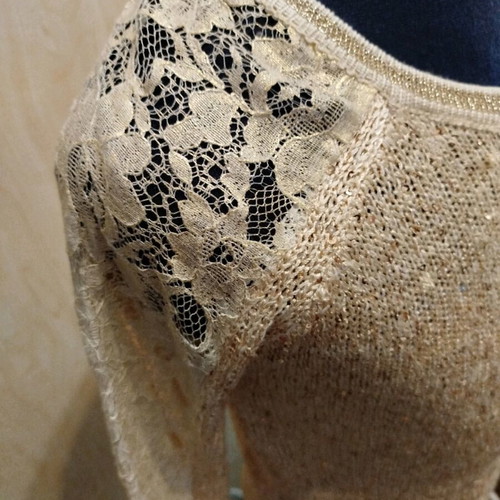 G-ladies knitted sweater like new, size L, beige with gold details