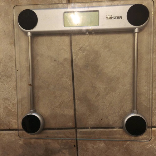 Tristar digital scale used with glass surface and LCD display