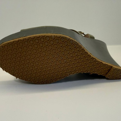 Aldo Castagna patent leather platform sandals size 40, like new, grey-olive