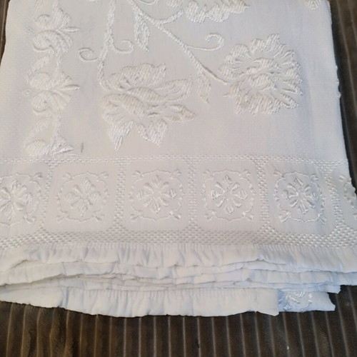 Handmade quilt 200x200 like new, white