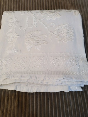 Handmade quilt 200x200 like new, white