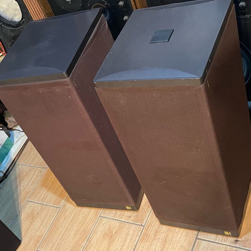 KEF 304 Series II speakers used, excellent sound, made in England