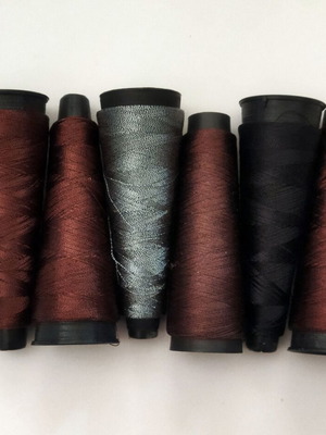 Au Papillon embroidery gold threads set, like new, 6 cones
