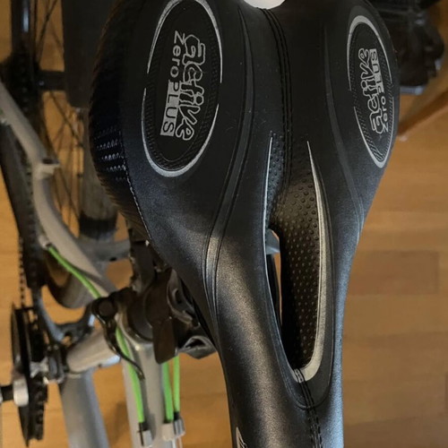Road bike like new, 27 inch wheels, city type, gears