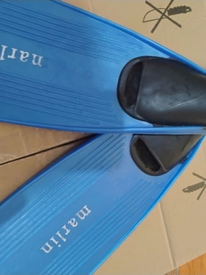 Children's swim fins like new, size 28-30