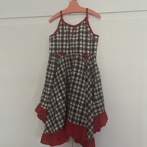 Girls' dresses used, pack of 9 for ages 6-8