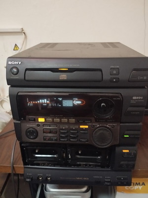 Ραδιοκασετόφωνο Sony μεταχειρισμένο, για ανταλλακτικά, λείπει κουμπί ήχου και καλύμματα κασετών