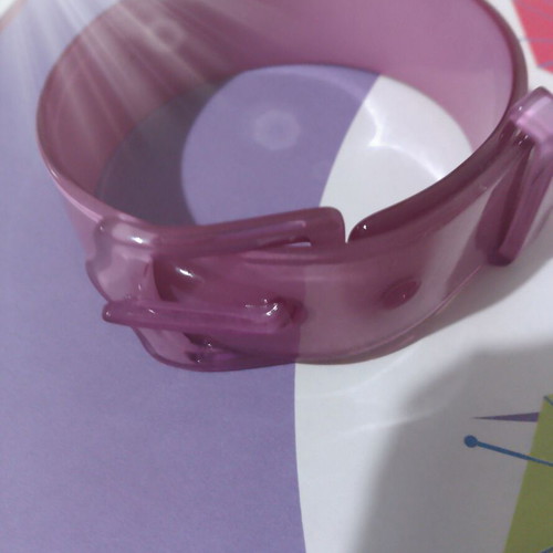 Bracelet with belt design, lilac color
