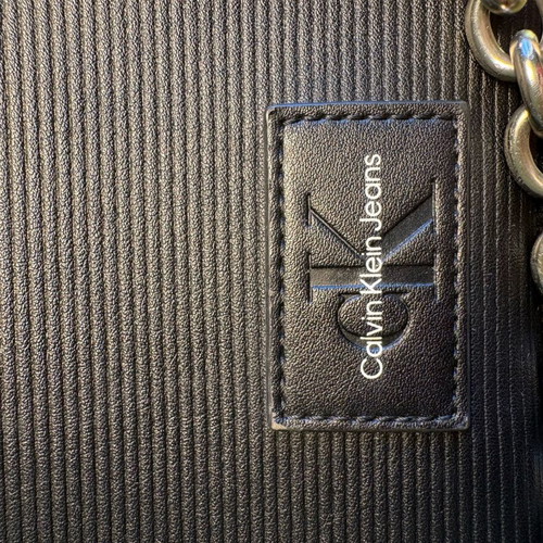 Calvin Klein Jeans crossbody bag with chain like new, black