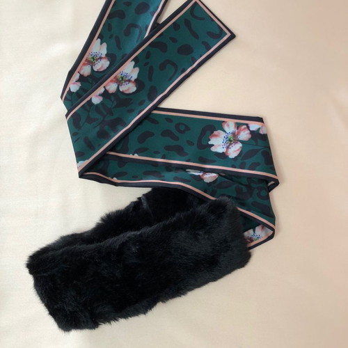 Fur turtleneck with silk ribbon new