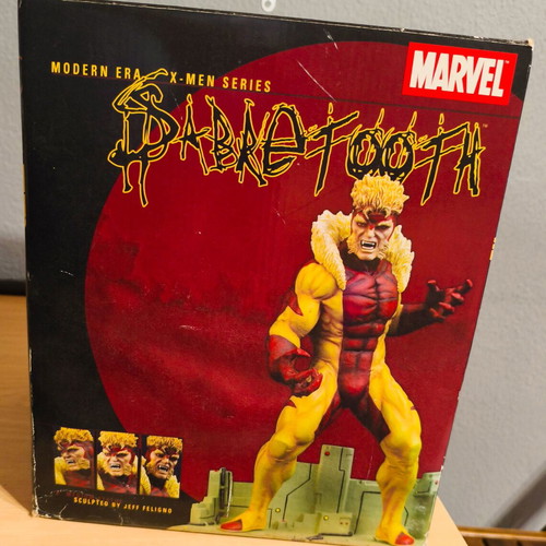 Sabretooth statue from X-Men by Marvel new