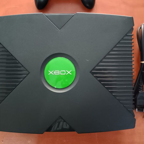 Xbox Original console like new with controller and cables