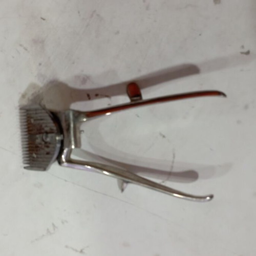 Manual hair clipper used, model A1216