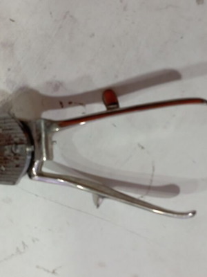 Manual hair clipper used, model A1216