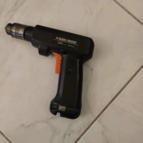 Black Decker screwdriver used without charger