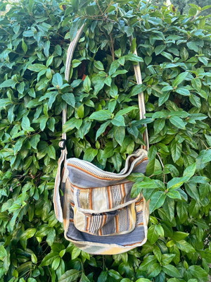 Boho woven shoulder bag used, multicolor with wooden buttons