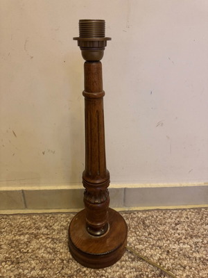 Πορτατίφ επιτραπέζιο φωτιστικό σκαλιστό σε μασίφ οξιά σαν καινούργιο