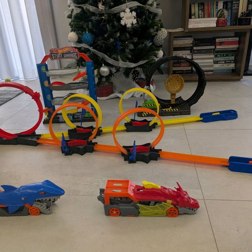 Hot Wheels set of 5 like new