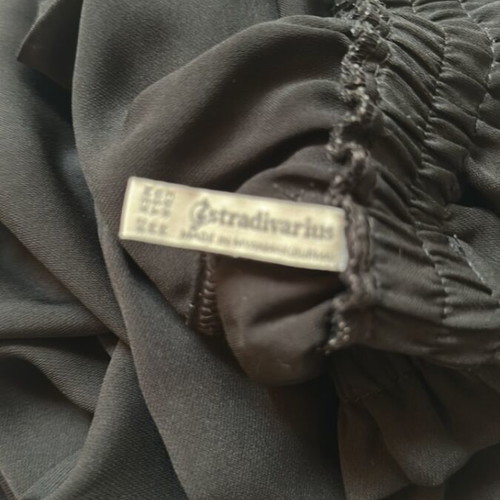 Stradivarius pants used, black, wide fit with elastic waist and belt, size M