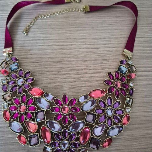 Jewelry set with multicolored crystals like new