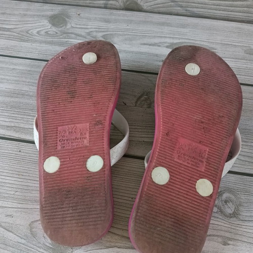 Ipanema Brasil flip flops size 33.5, pink floral