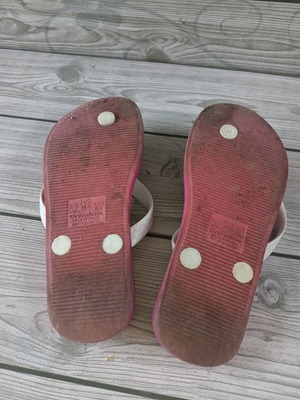 Ipanema Brasil flip flops size 33.5, pink floral