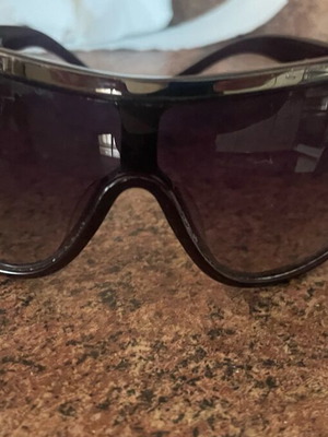DKNY sunglasses!!