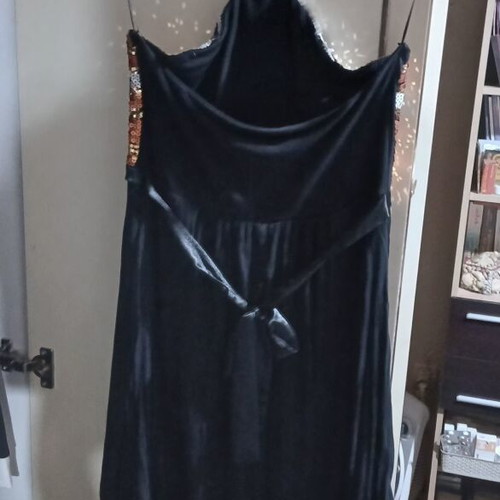 Halter dress Queen Fashion black with sequins and animal print, like new, M