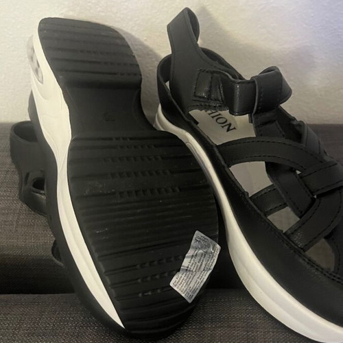 Athletic shoes new, summer style, size 38, black and white