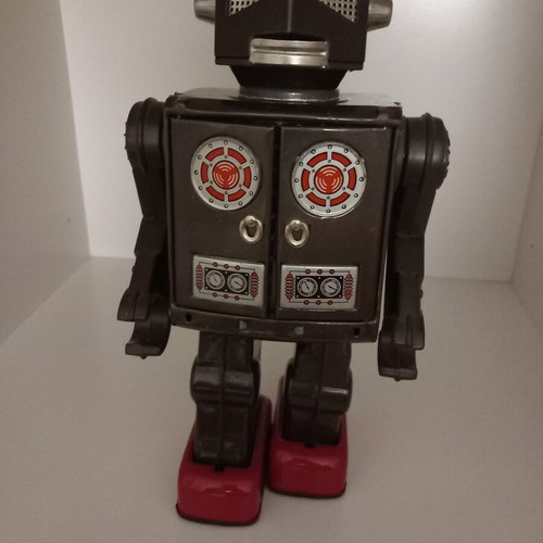Japanese collectible robot from 1968, like new