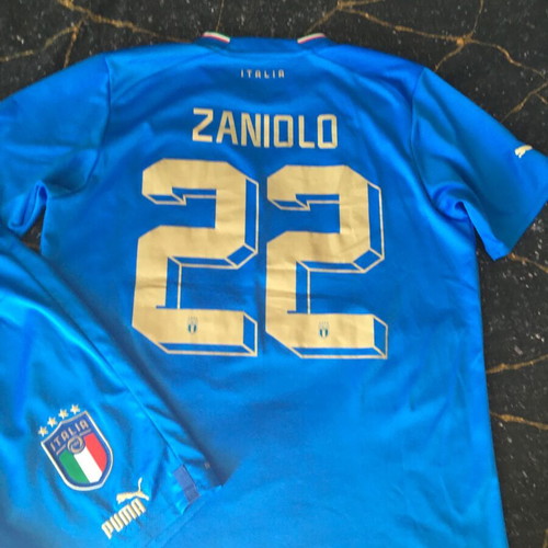 Italy 22 Zaniolo football jersey and shorts, size L