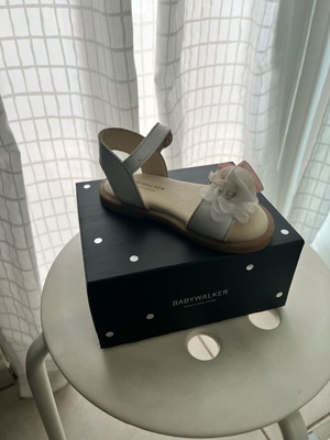 Babywalker baptism sandals size 24 like new, beige and pink