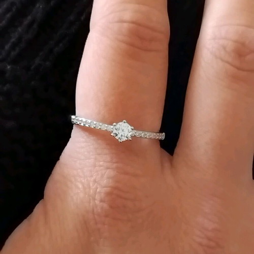 Silver zirconia ring size 9 new