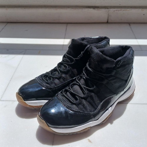 Space Jam 11 Style Basketball Shoes like new