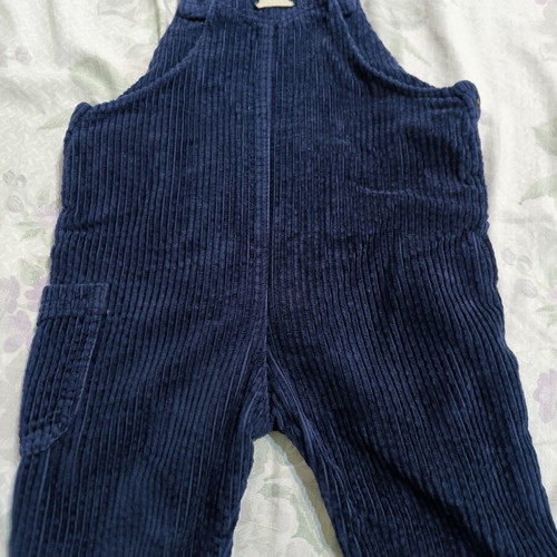 Benetton overalls like new, 12 months, side buttons and pocket