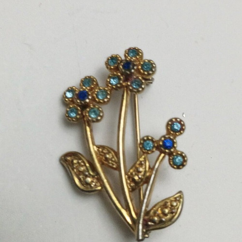 Vintage pins used, set of 3, red