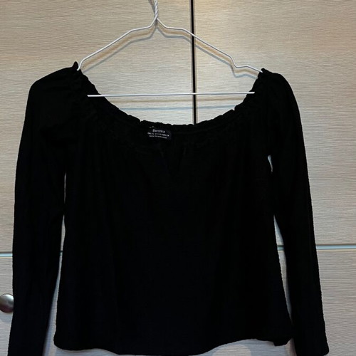 Bershka black off-shoulder blouse like new, XS-S