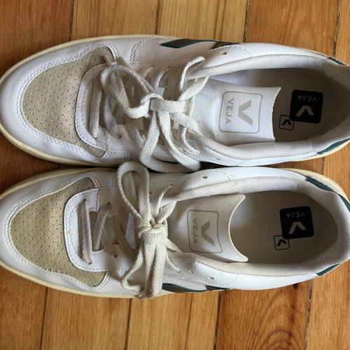 Veja Leather Sneakers White Green EU 41 Like New