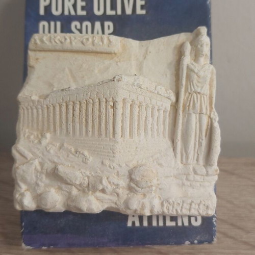 Decorative magnet with soap made from oil