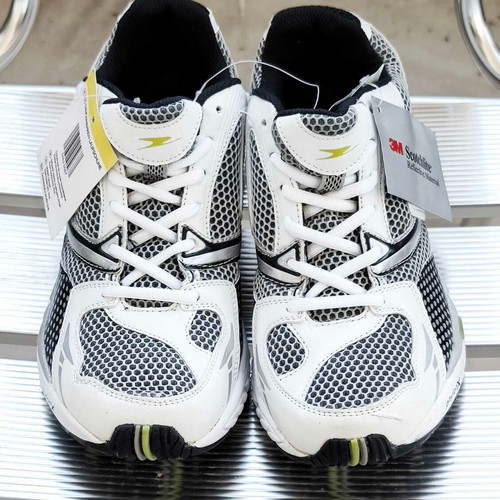 Crane athletic shoes new, size 42, white and gray