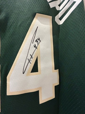 Συλλεκτική Milwaukee Bucks με υπογραφή Γιαννη Αντετοκουνμπο, καινούργια, μέγεθος XL