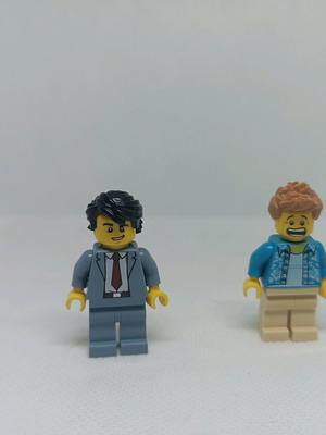 Lego figures 2 pieces like new, journalist and cameraman