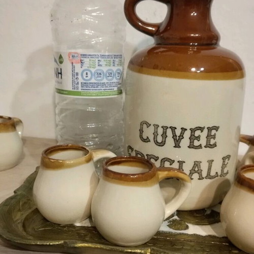 Cuvee speciale serving set with tray and jug with 6 cups like new