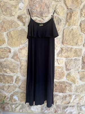 Maxi dress with ruffles, black, size XL, like new