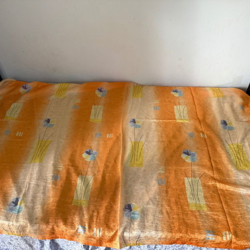 Bed sheet with floral pattern
